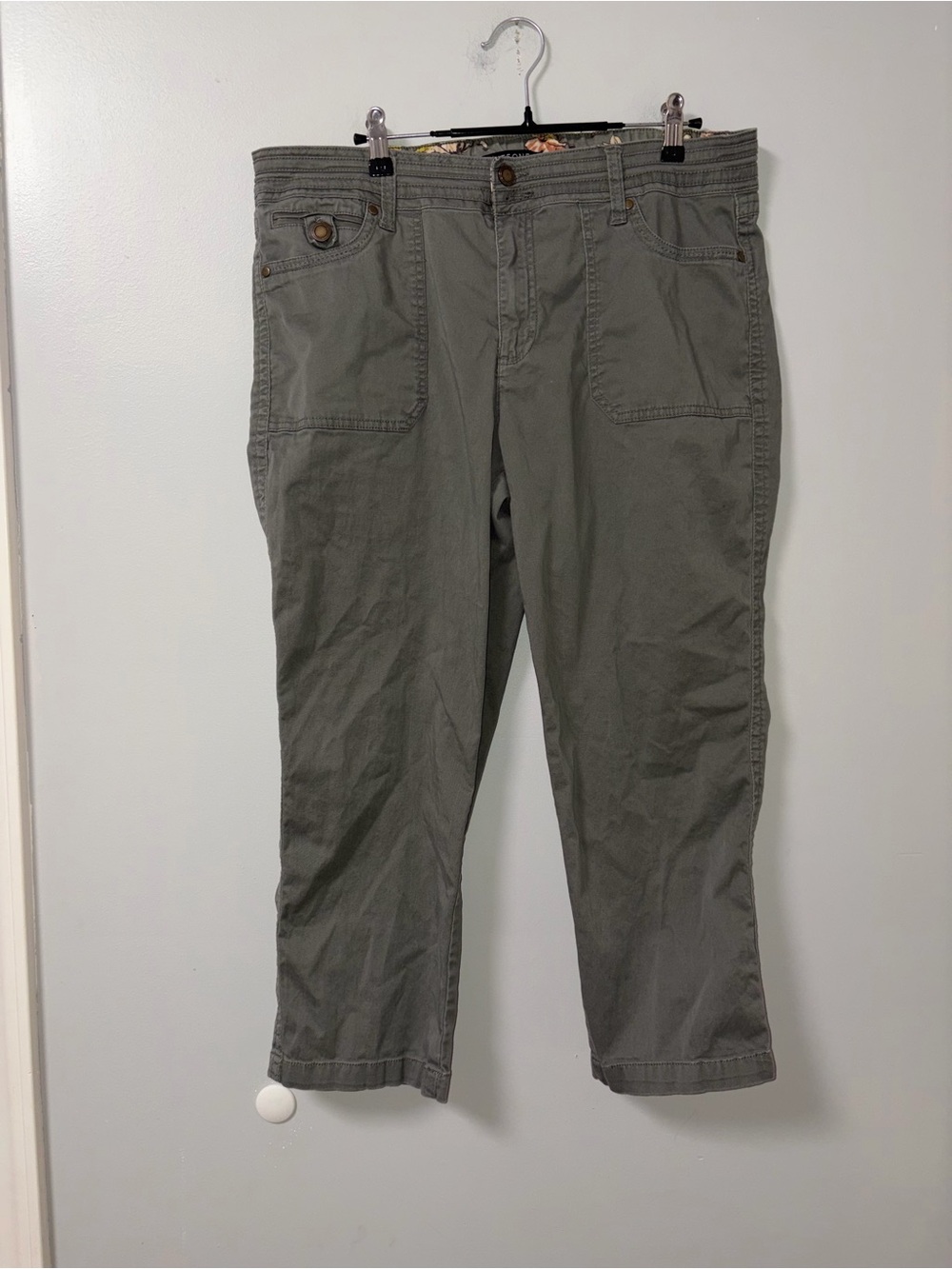 One5One Olive Green Cargo Utility Patch Pocket Cropped Capri Pants Women’s 16